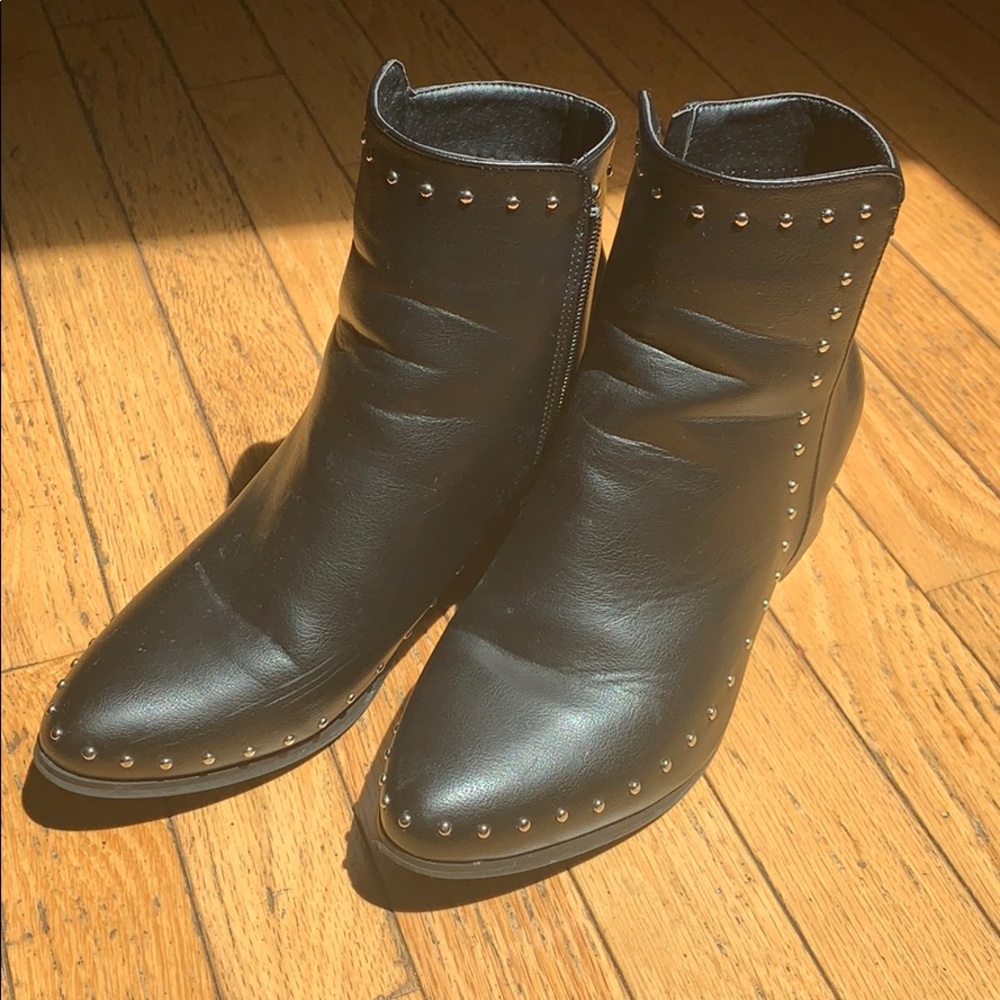 Black heeled booties
